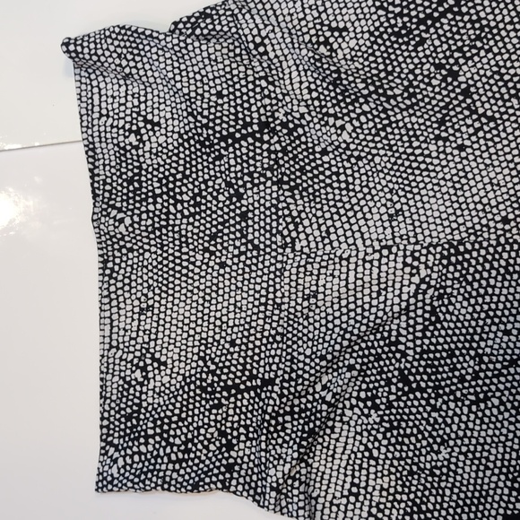 3/$20 LAURA Flowy Culottes Cropped Pants Flare Leg Foldover Waist Animal Print - Picture 6 of 9